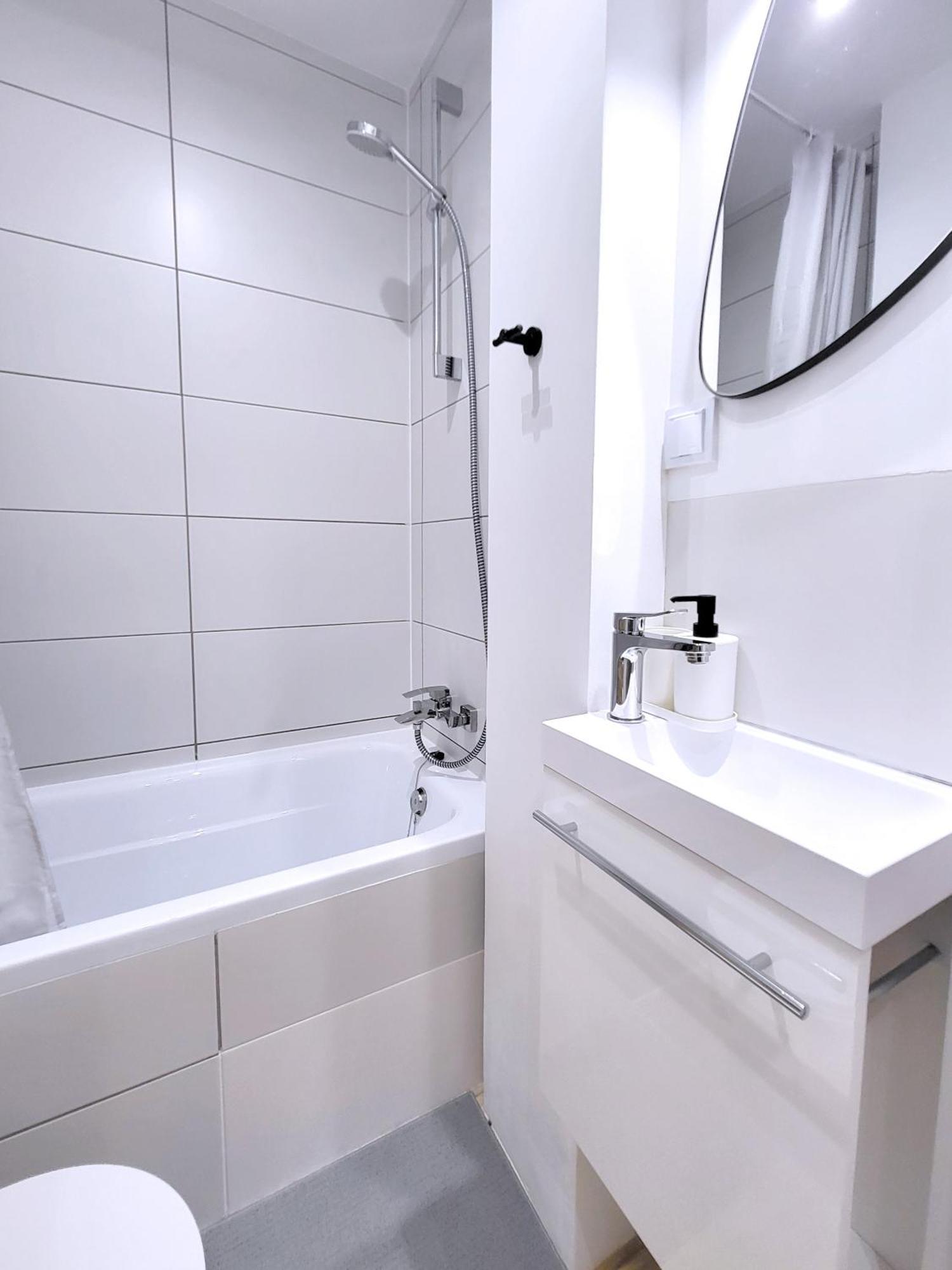 Enjoy! Srodmiescie Nowogrodzka Appartement Warschau Buitenkant foto